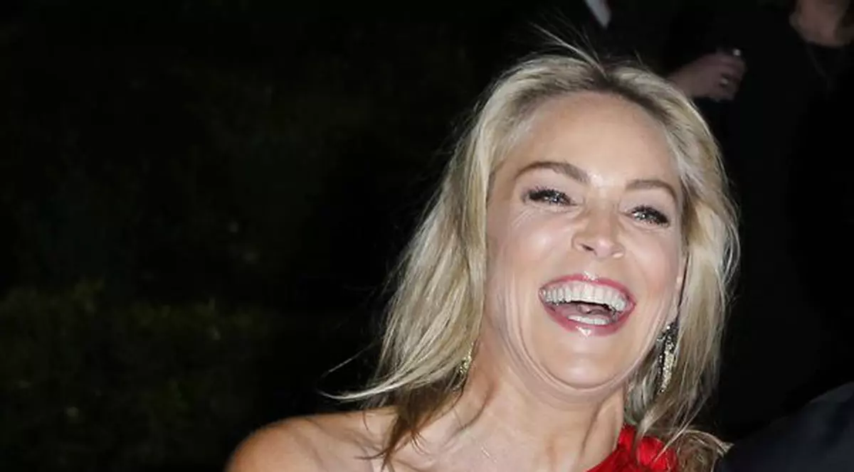 Care "Basic Instinct"? Celulita e în floare pe picioarele lui Sharon Stone! | FOTO