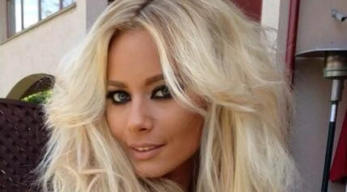 Laura Cosoi, ÎN HALAT DE BAIE, prin pădure! Uite ce a făcut-o să apară aşa | FOTO ÎN ARTICOL