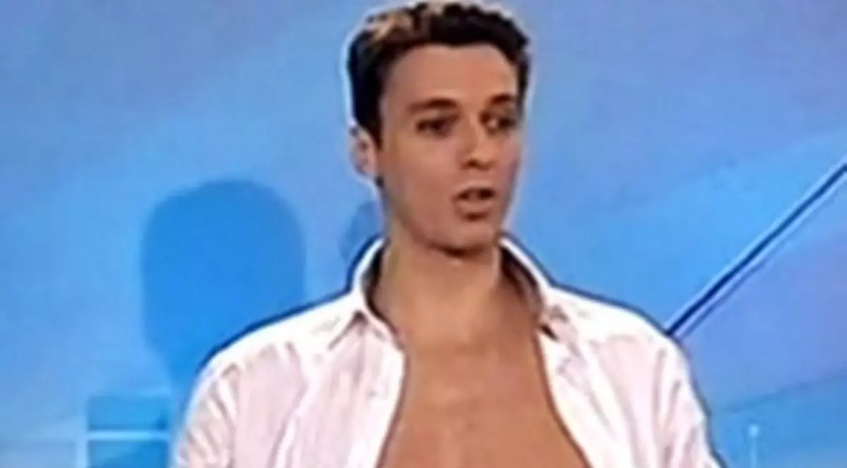 DILEMA lui Mircea Badea în privinţa lui Cezar Ouatu: "De ce n-are păr pe piept şi are doar pe burtă? I s-a terminat lama?"