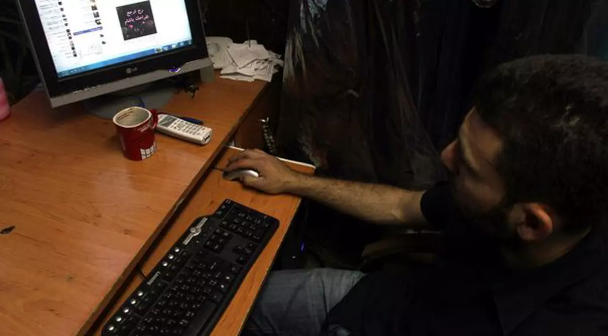 Românii cumpără online un produs la 10 secunde