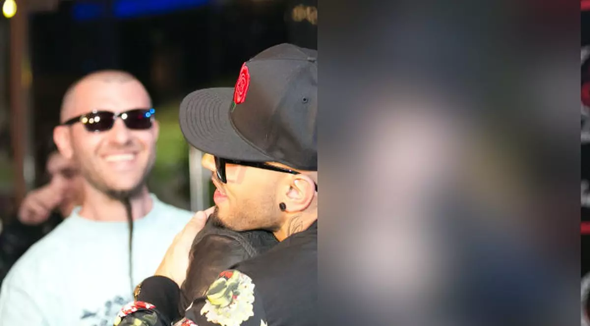 MOMENTUL EMOŢIONANT de care Alex Velea îşi va aminti peste ani! Vezi cine l-a îmbrăţişat cu drag! FOTO