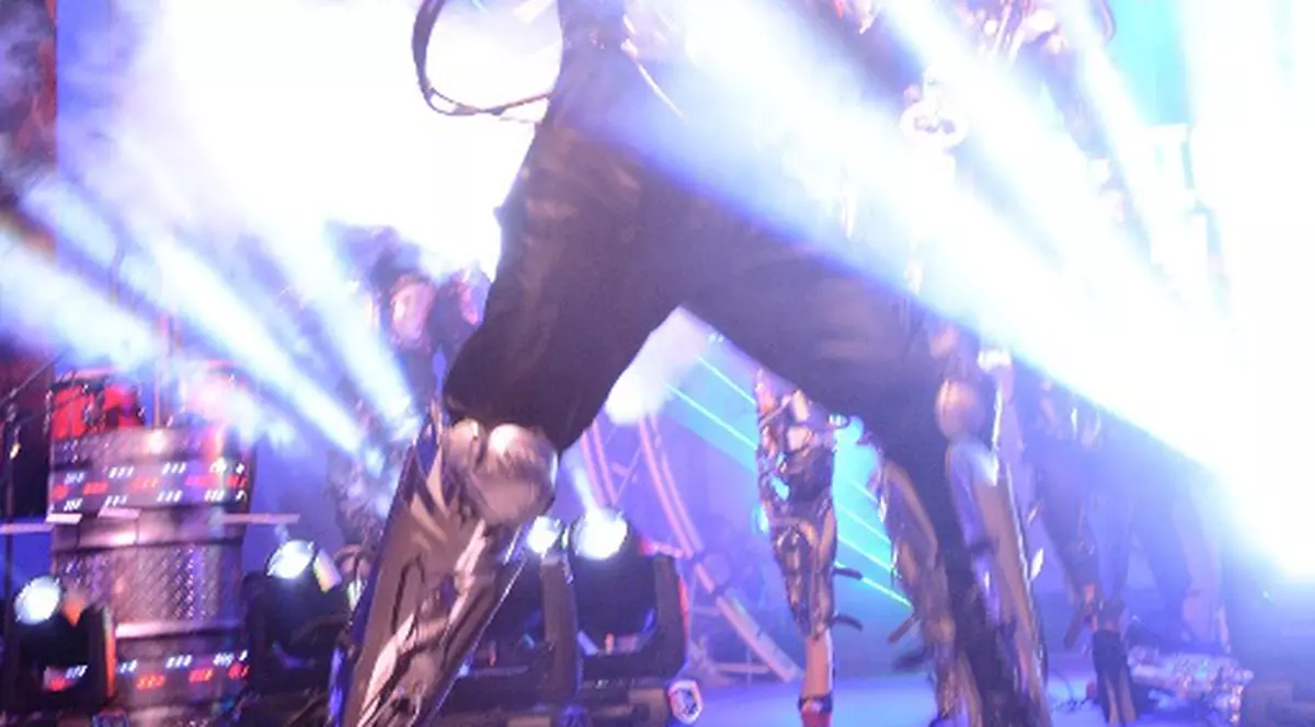 Roboţii au luat cu asalt o gală de K-1!