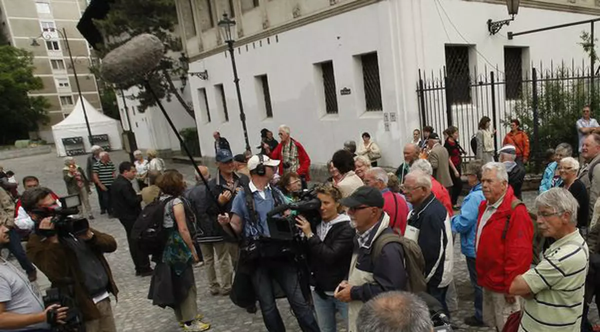 BOTEZUL la care GABRIELA CRISTEA şi MARCEL TOADER au fost NAŞI, PRILEJ DE BUCURIE pentru un grup de turişti străini
