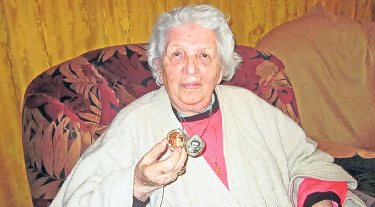 SORA LUI SERGIU NICOLAESCU ACUZĂ: "Bunica lui Ionuţ ar trebui să facă puşcărie"