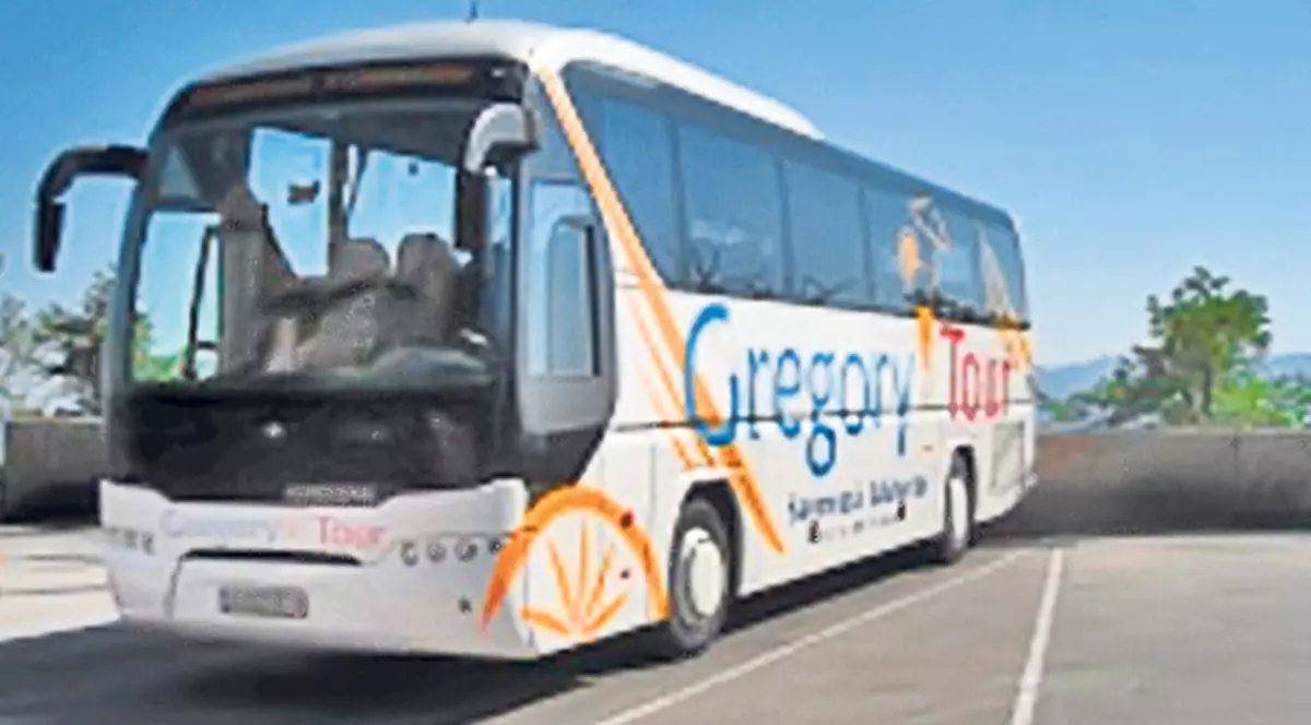 EXCLUSIV | Autocarul groazei, condus de un polițist