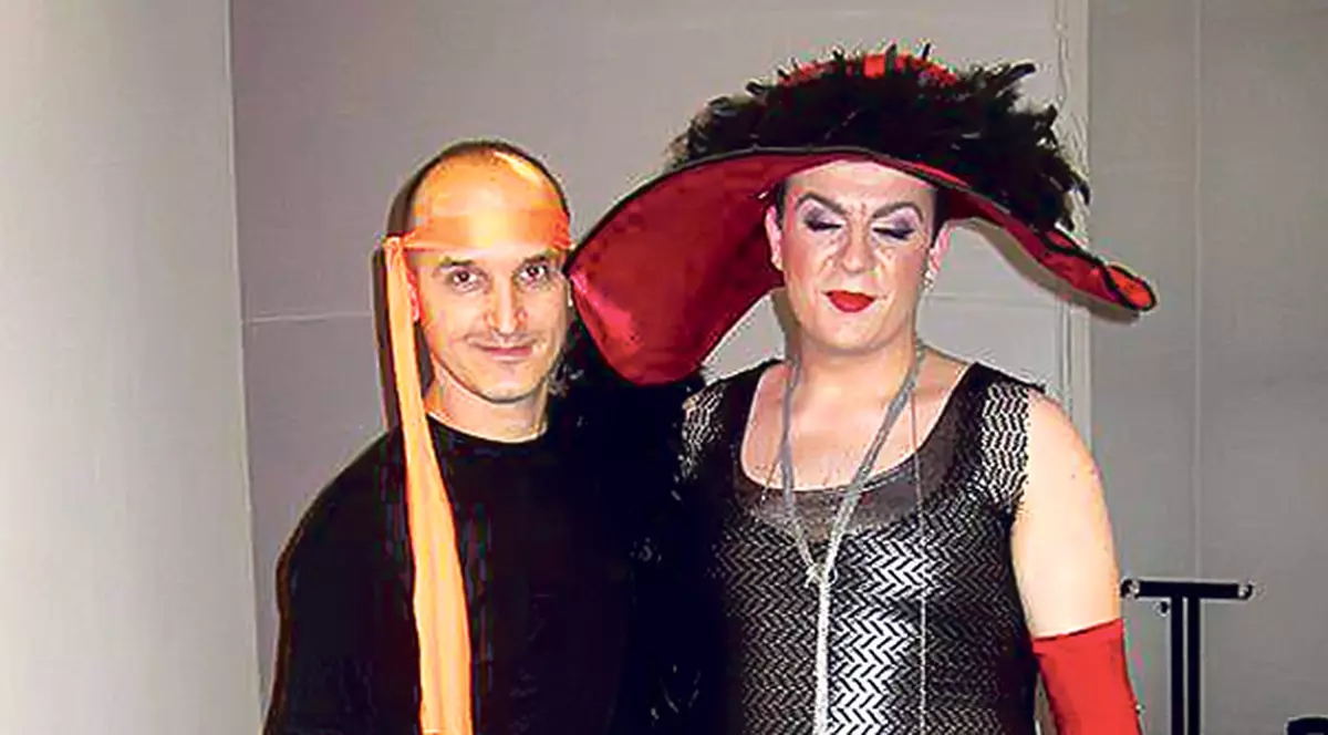 Cristi Marin face declaraţii incendiare despre solistul care cântă pe tocuri: «Keky s-a dat şi la Adi Minune!»