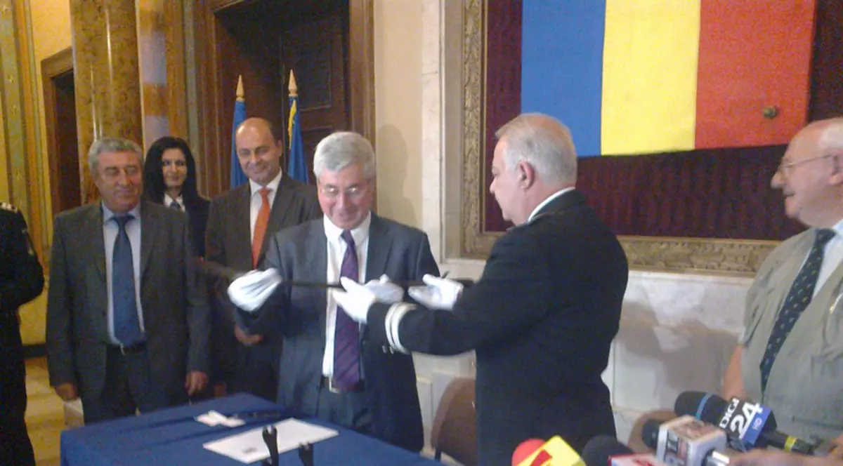 O sabie otomană, folosită la un caz de omor, a fost predată Muzeului de istorie