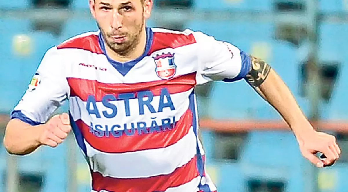 Cojoc, tăiat într-o bătaie din faţa blocului!