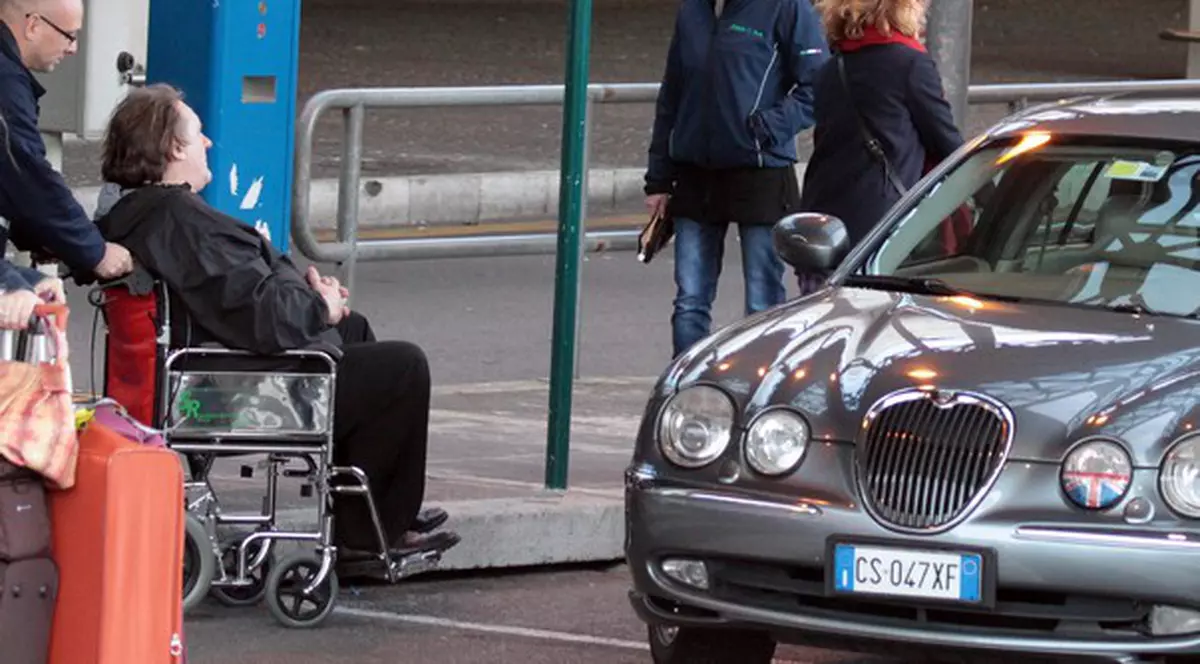 Un mare actor a fost implicat într-un ACCIDENT DE CIRCULAŢIE şi este RĂNIT!