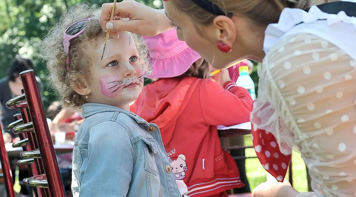 Astea da picturi pe faţă! Nu-i aşa că-s haioşi?