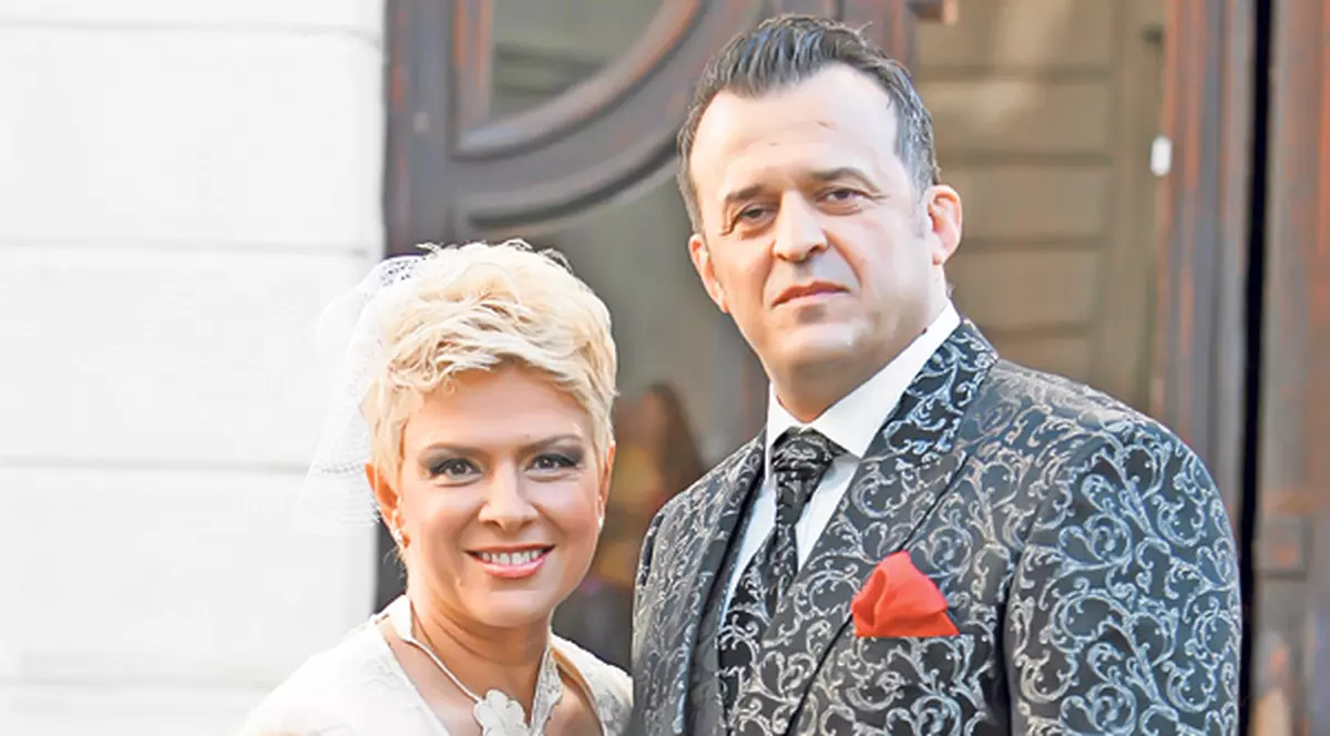 EXCLUSIV | Astăzi, când împlineşte 45 de ani, Teo speră s-o sune fostul soţ