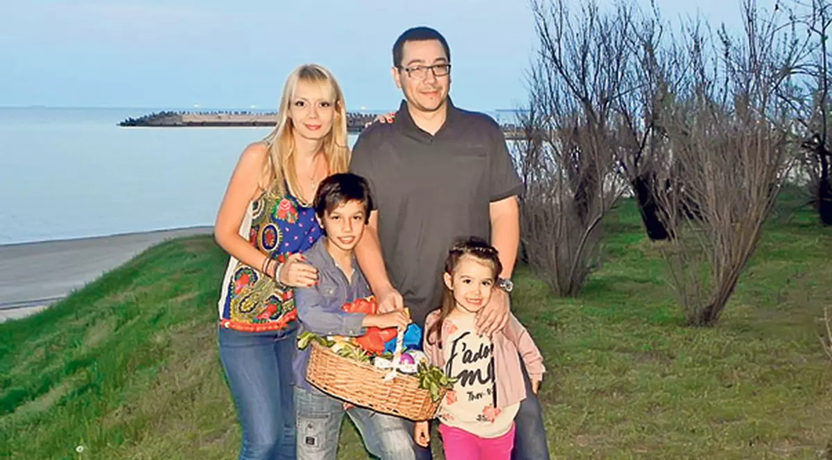 Fiul lui Ponta învaţă la o şcoală privată!