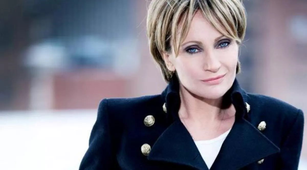 Patricia Kaas se va deplasa prin Bucureşti cu 2 bodyguarzi şi 2 limuzine de lux!