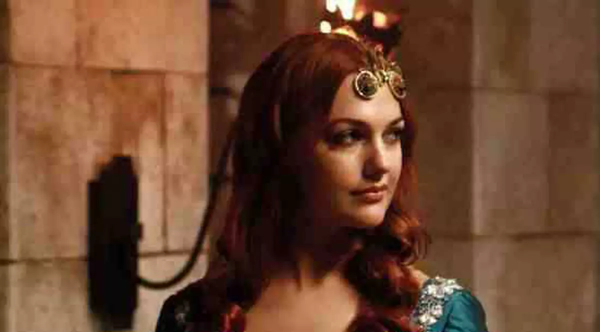 SULTANA HURREM, sursă de inspiraţie pentru o colecţie de rochii! Un designer român lansează o linie DEDICATĂ serialului "Suleyman Magnificul"