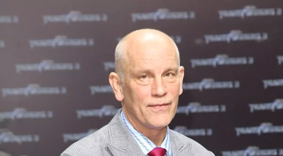 John Malkovich, un ADEVĂRAT EROU în viaţa reală! I-a SALVAT VIAŢA unui necunoscut!