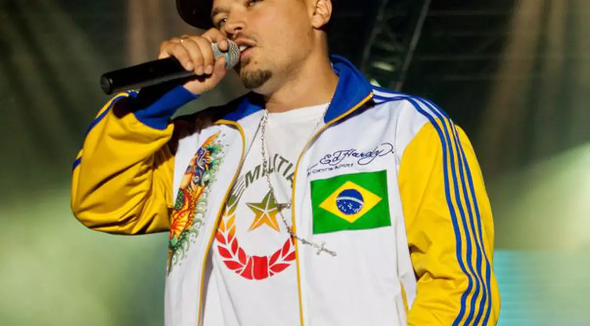 Puya, Connect-R şi Don Baxter au lansat clipul "Bagă Bani" | VIDEO