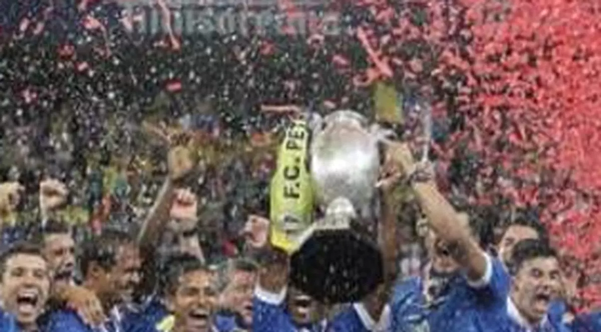 Vezi cu cine au picat echipele noastre în Liga Europa