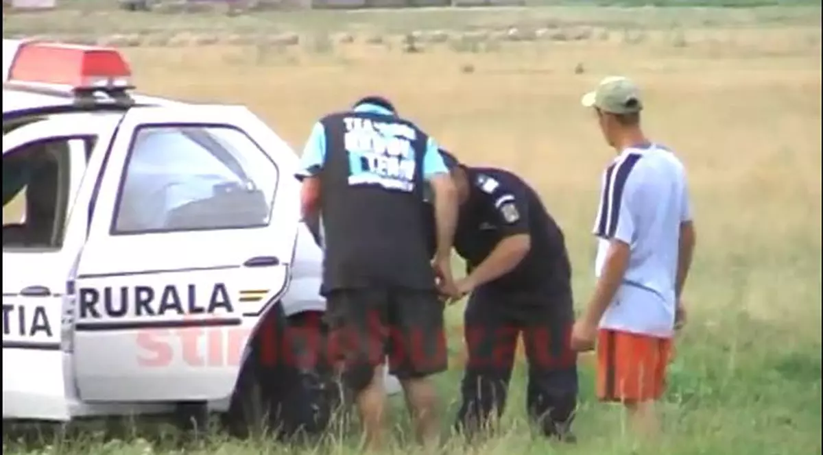 Urmărire ca-n filme la Buzău! Motociclist împuşcat după ce a lovit un poliţist! VIDEO 