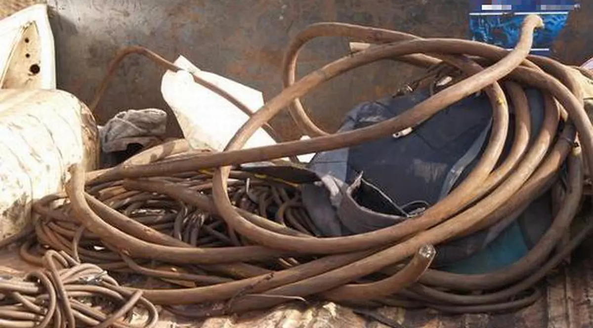 Hoți de cabluri de cupru din România, condamnați la închisoare cu executare în Anglia 