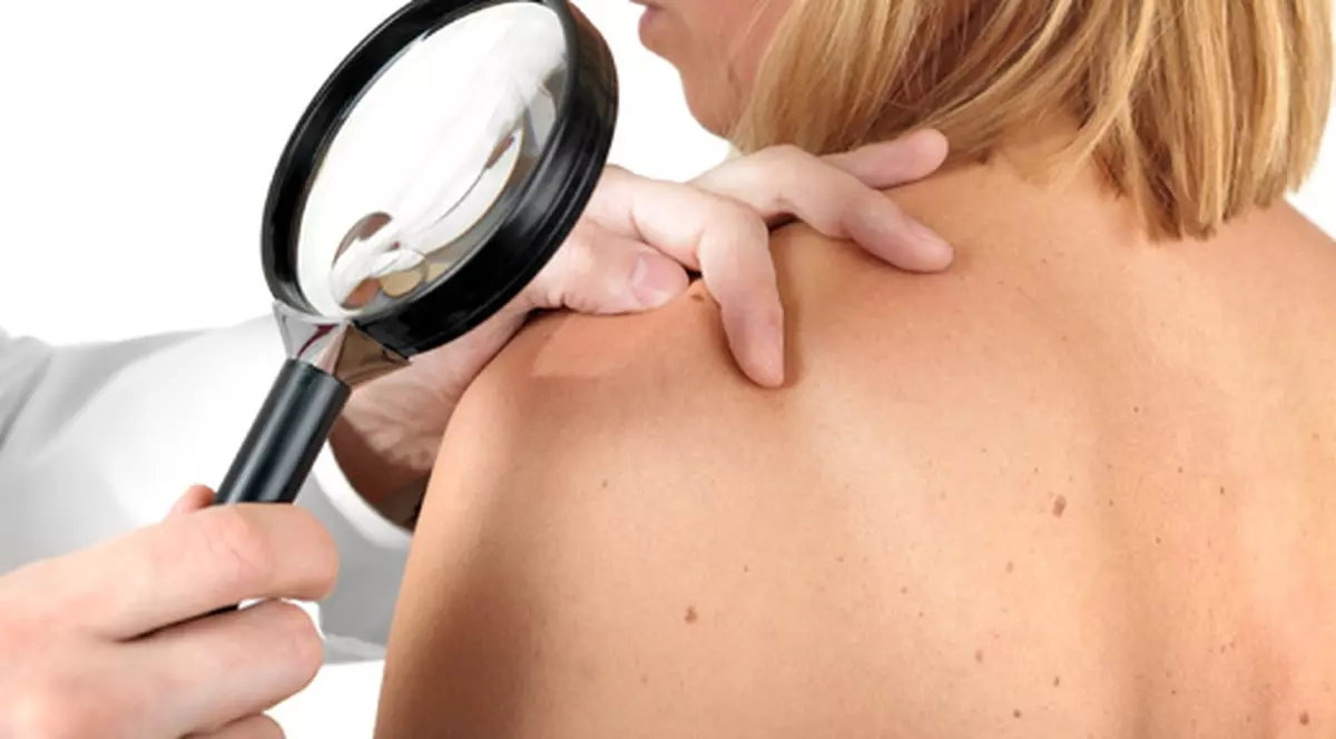 Invenția unui român face furori în toată lumea! A creat o aplicație care detectează cancerul