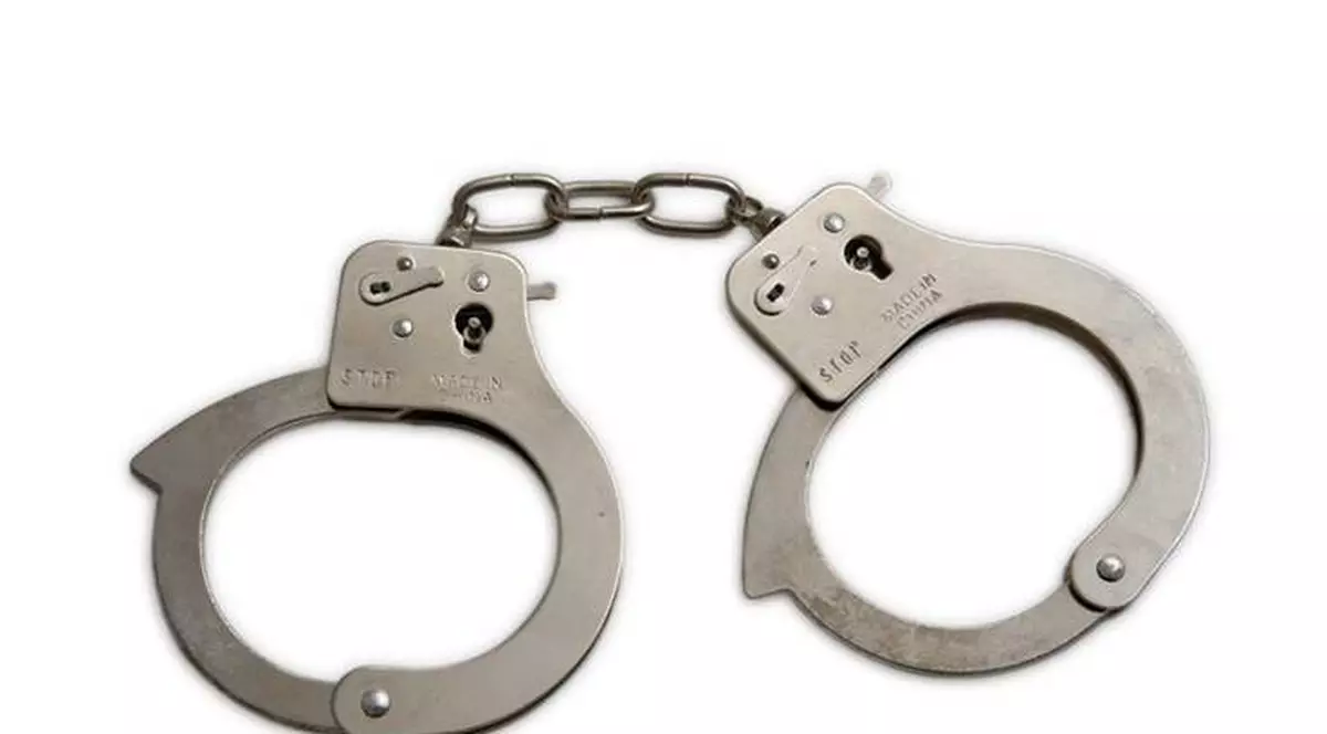 Judecată pentru că ar fi luat şpagă două cartuşe de ţigări! Vezi despre cine e vorba!