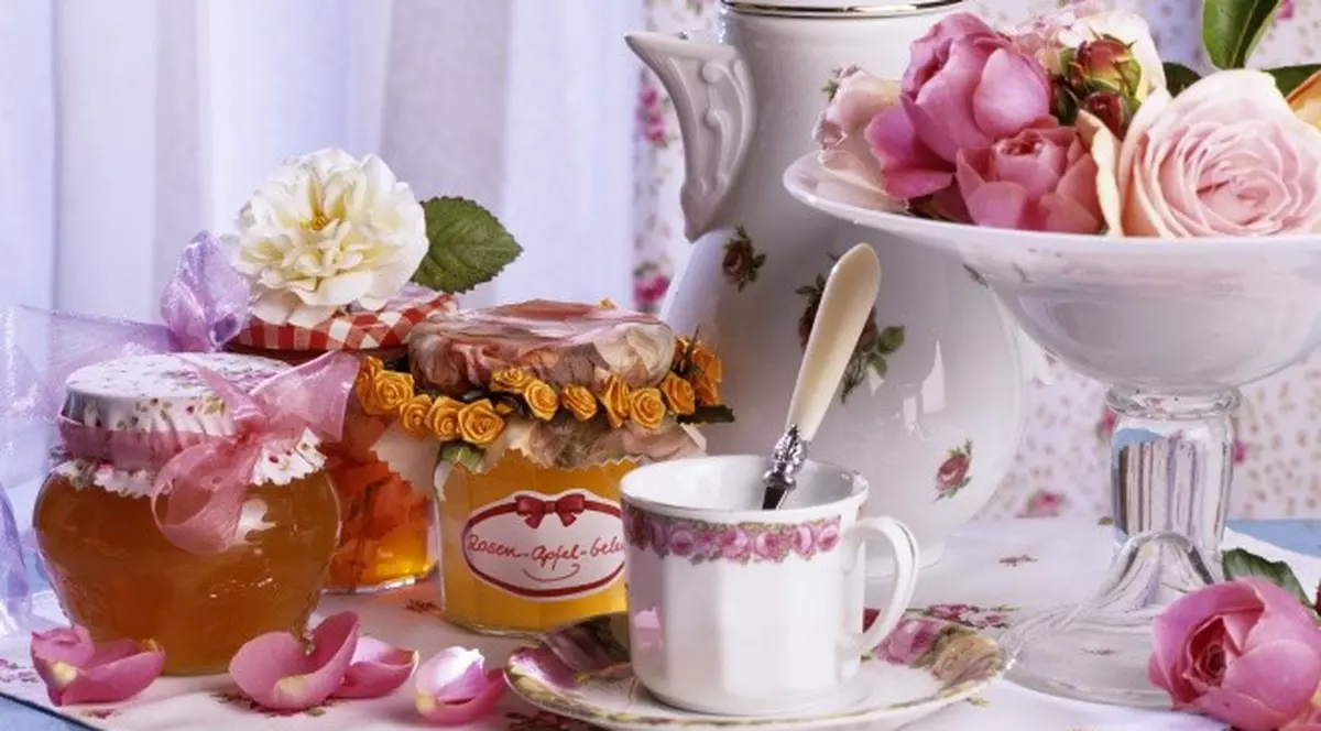 Dulceaţa de trandafir, o delicatesă rafinată