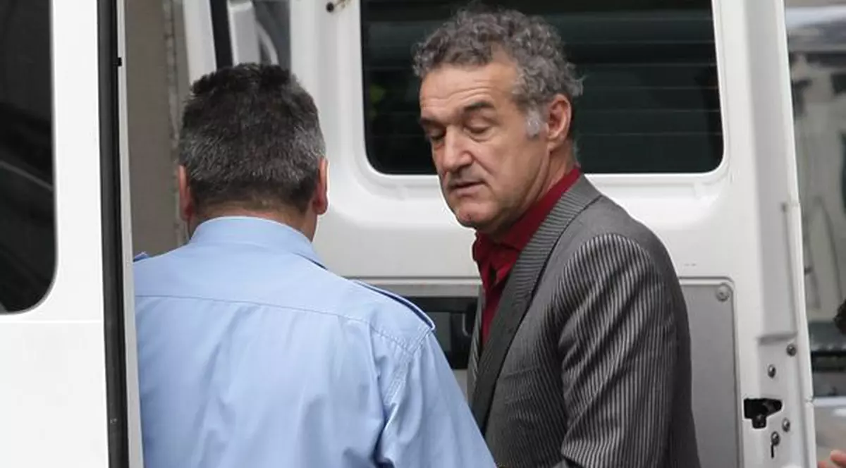 Gigi Becali: "Nu vreau să fiu ipocrit, familia mea nu are probleme"