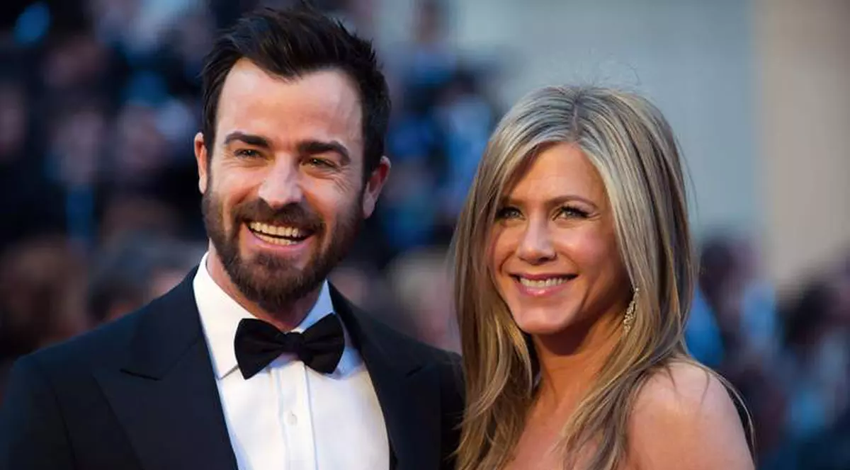 Jennifer Aniston, CERTATĂ CU MAMA EI! Nu a invitat-o nici la nuntă!