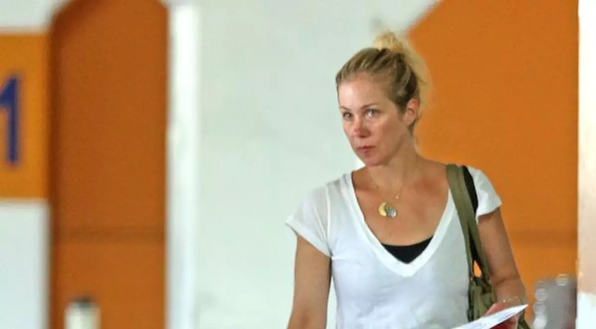 Ce fetiţă frumoasă are interpreta lui Kelly Bundy! | FOTO