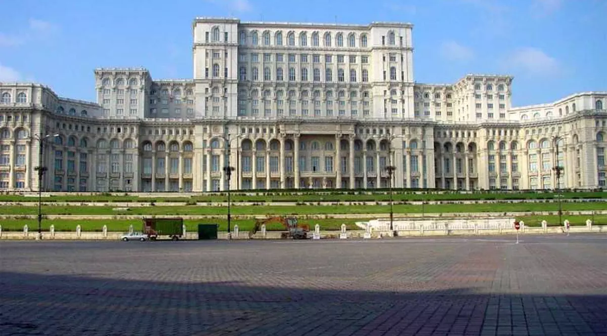 ŞOCANT! PARLAMENTARII ÎŞI BAT JOC DE BANII ROMÂNILOR! VEZI CE VOR SĂ ÎŞI CUMPERE ALEŞII CU SUTE DE MII DE EURO!