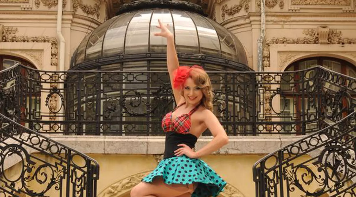 PREMIERĂ LIBERTATEA.RO | Pin up Girls lansează Summer Song!
