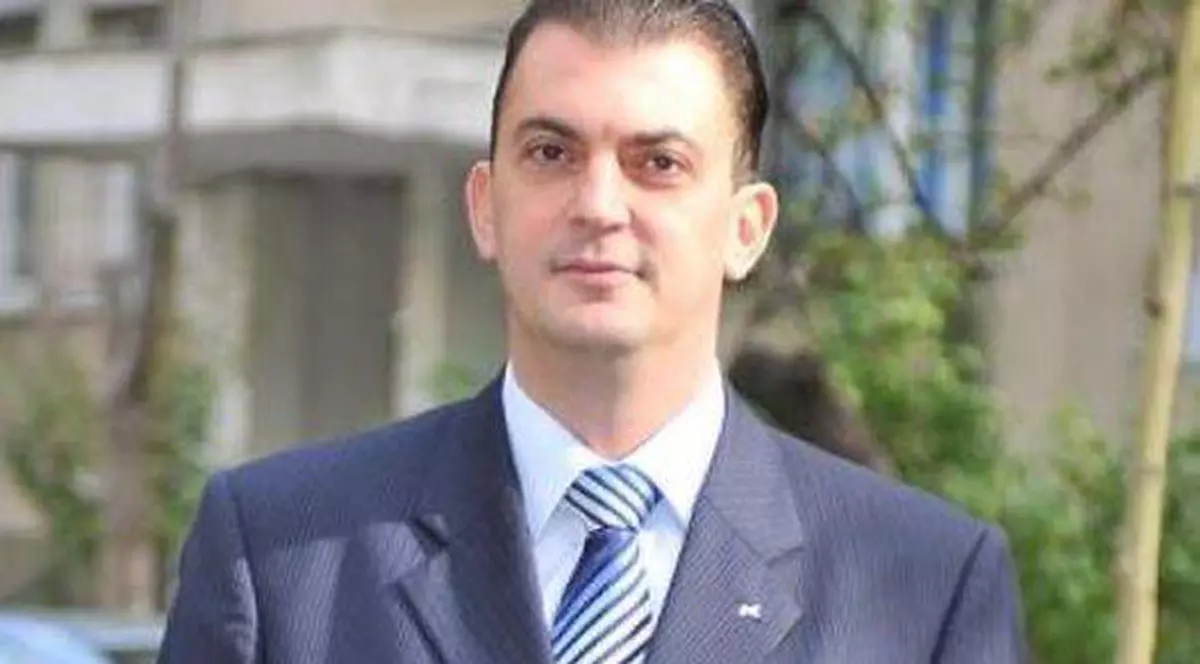 Atac dur la Traian Băsescu: “Nu poate face asta ori de câte ori se plictiseşte”!