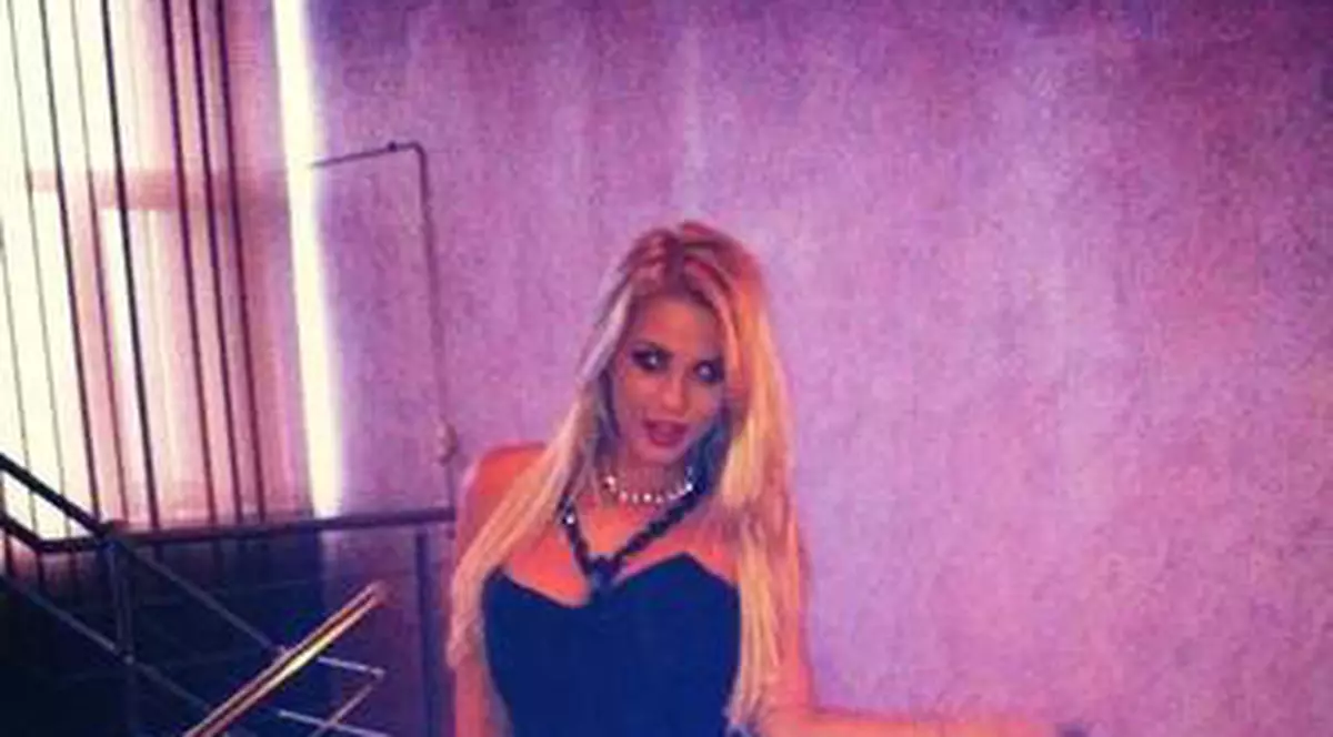 Roxana Nemeş fiţe de Hollywood la Bacău!