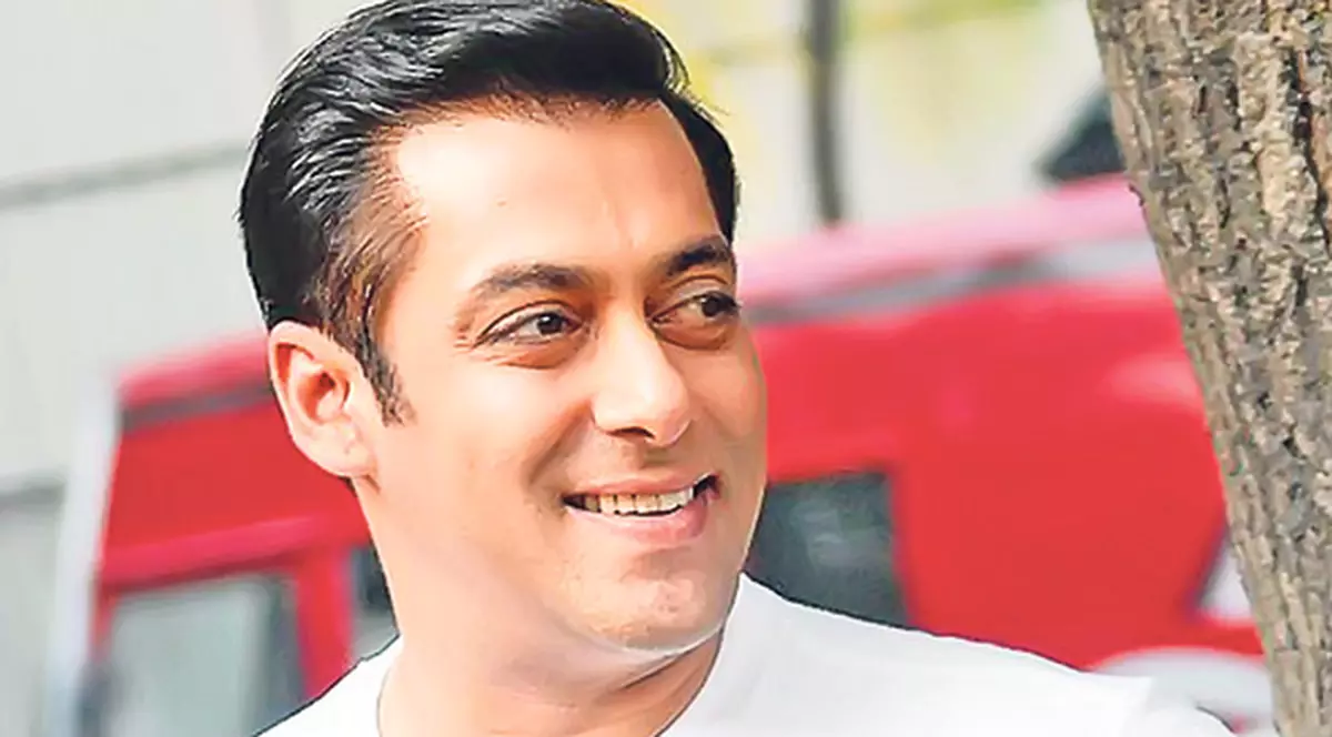 Salman Khan a cerut în căsătorie o fată și aceasta nu este Iulia Vântur| VIDEO EMOȚIONANT