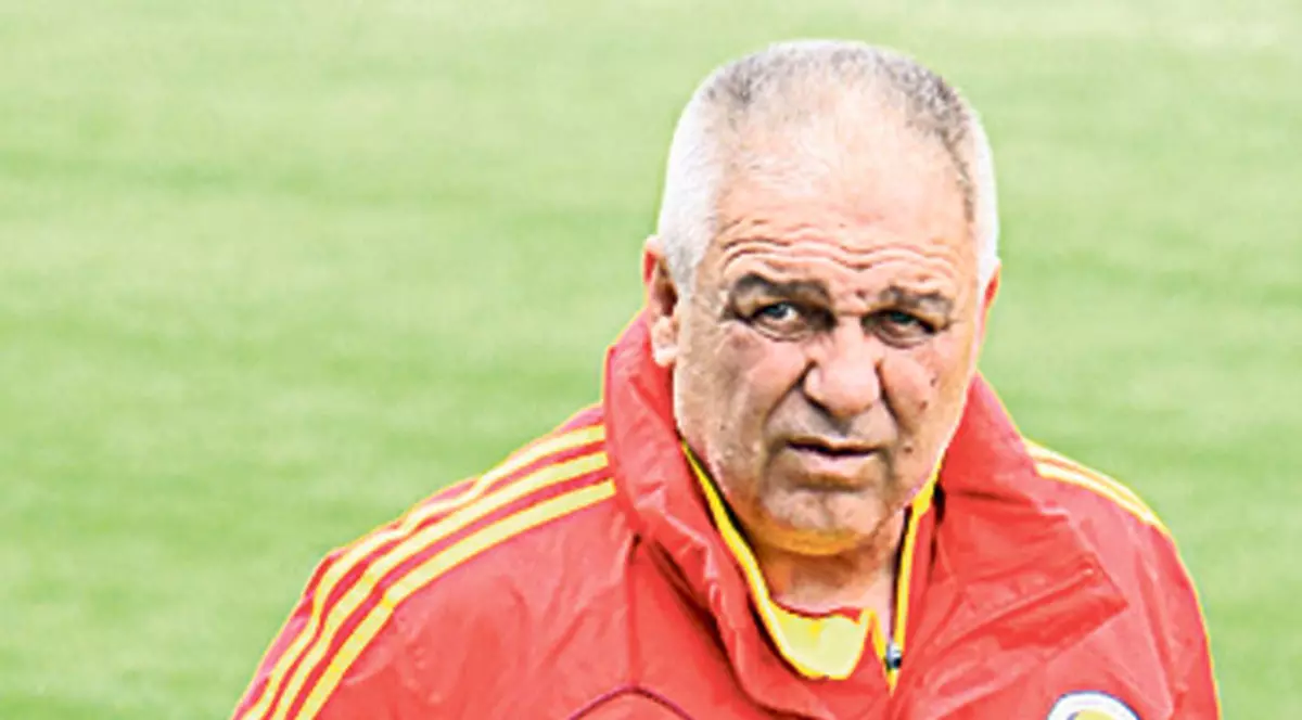 Scapă cine poate! «Flocea» Marin se rupe de Piţi, Chivorchian, şef la LPF