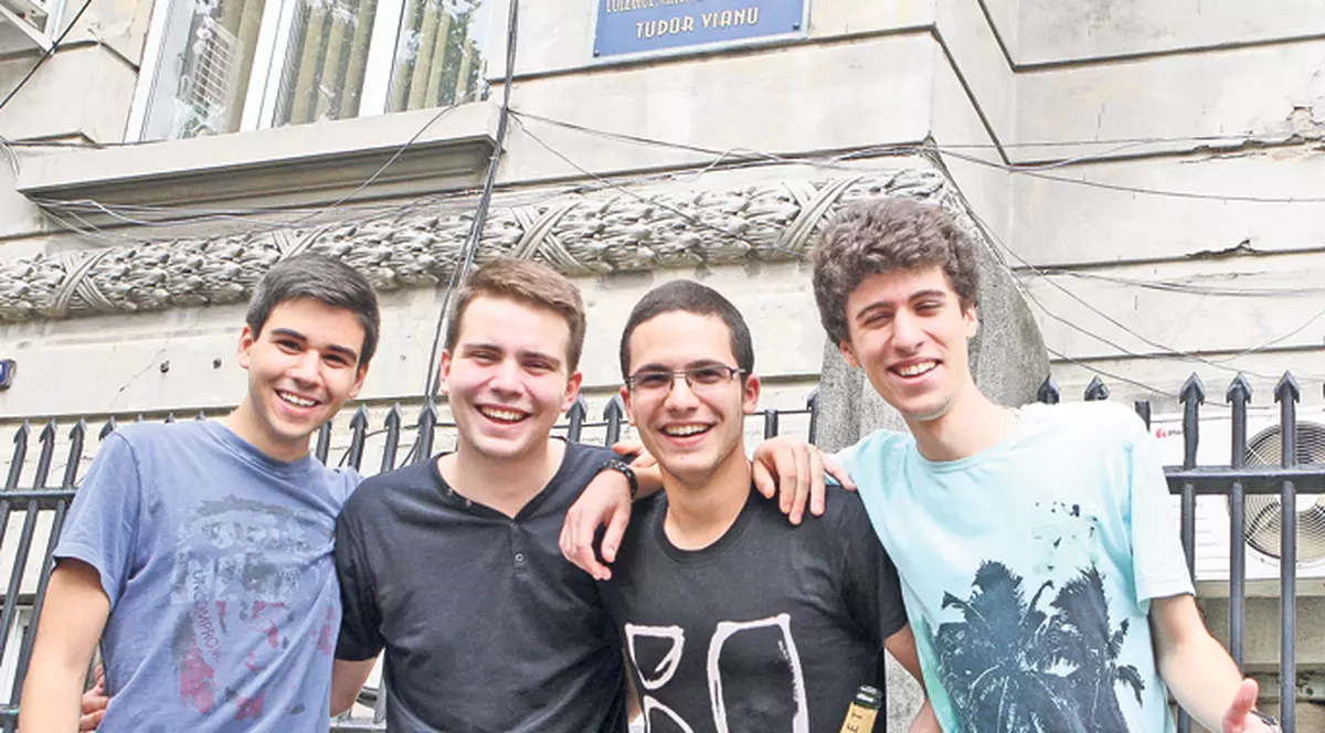 BACALAUREAT 2013 | Note de 10 pentru unii, sub 5 pentru alţii!