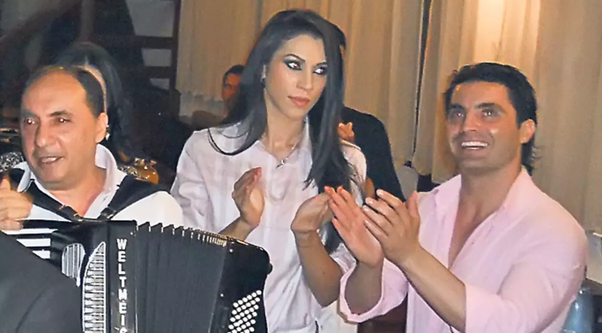 Ce-au mai chefuit Pepe şi soţia lui! Costin Mărculescu a organizat o megapetrecere cu lăutari, de ziua lui