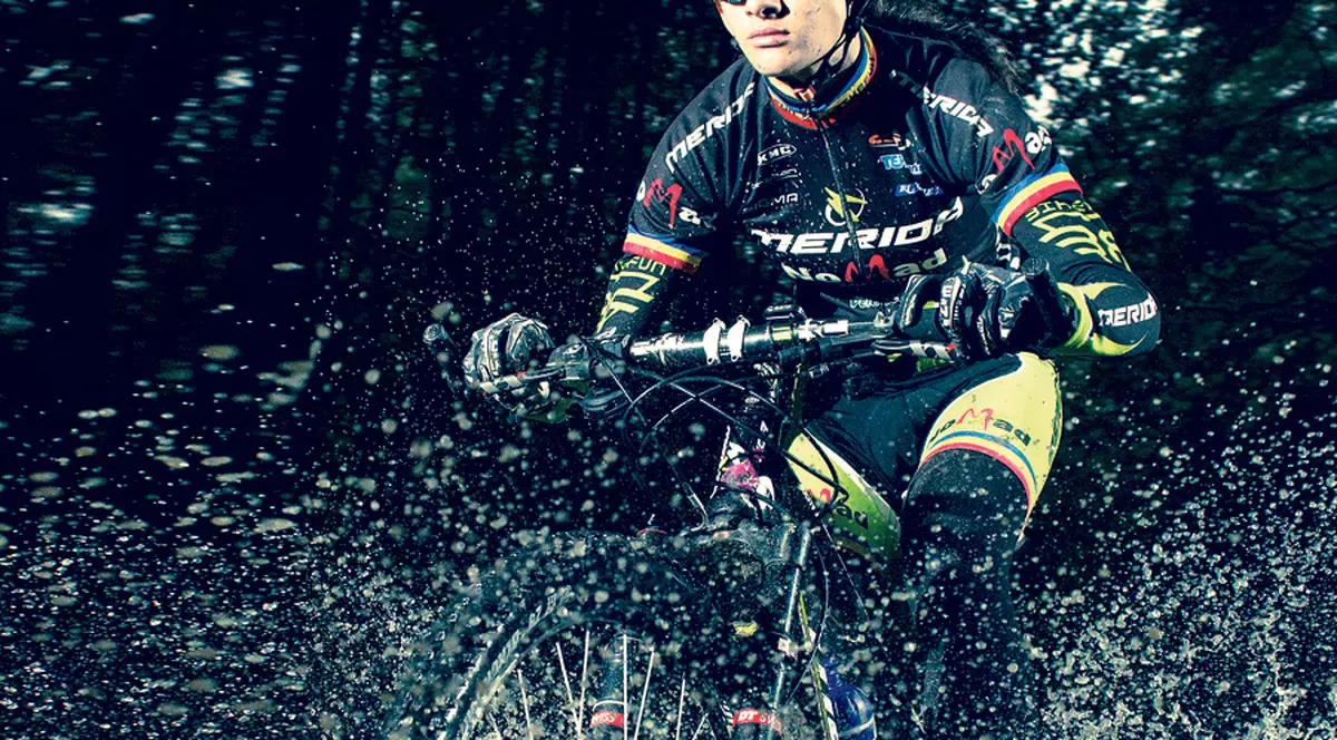 Amazoană pe două roţi! Zsuzsa Gyurka a devenit, la doar 16 ani, campioană a României la Mountain Bike Cross Country | FOTO