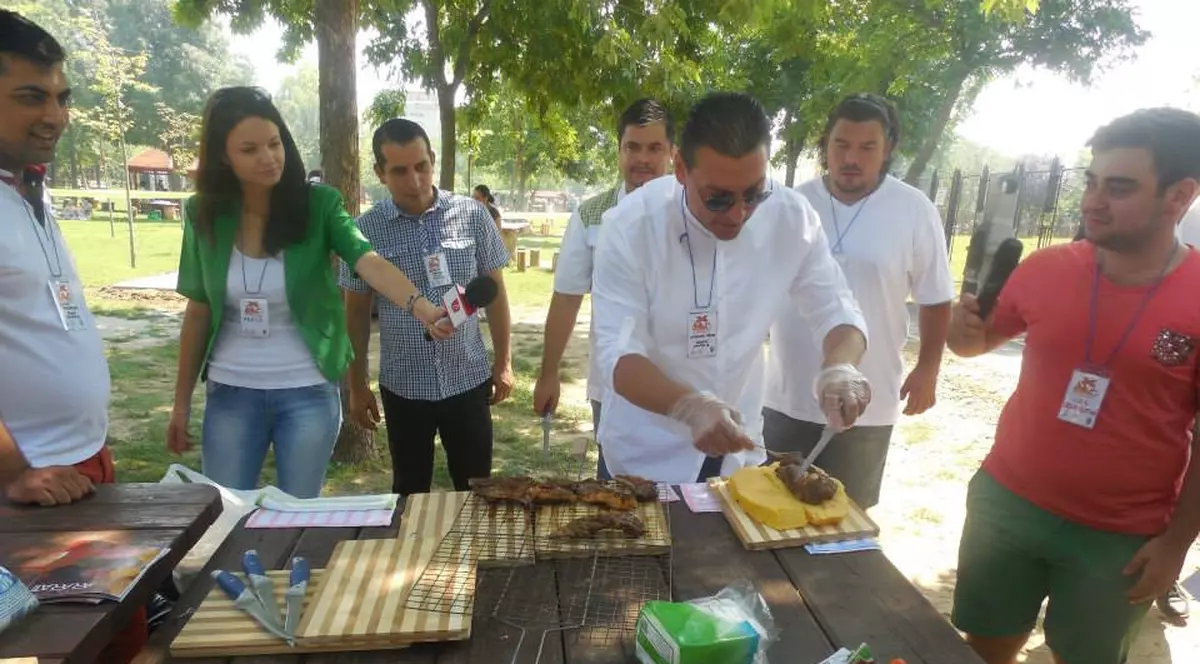 Romii şi armenii S-AU 'LUPTAT' PE GRĂTARE! Cine a ieşit ÎNVINGĂTOR DIN DISPUTĂ?