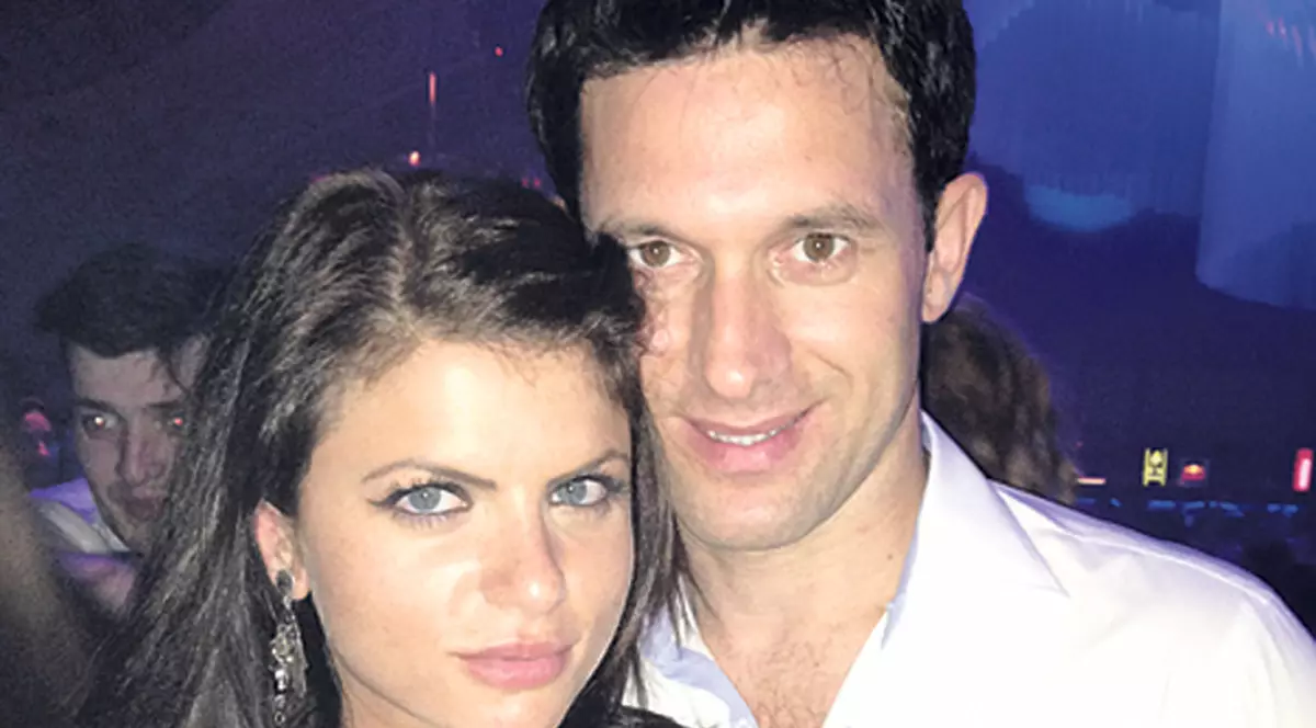 Ce iubită frumoasă şi-a tras Luhan! Eurodeputatul e amorezat de Andra, fata «regelui mezelurilor» Radu Timiş