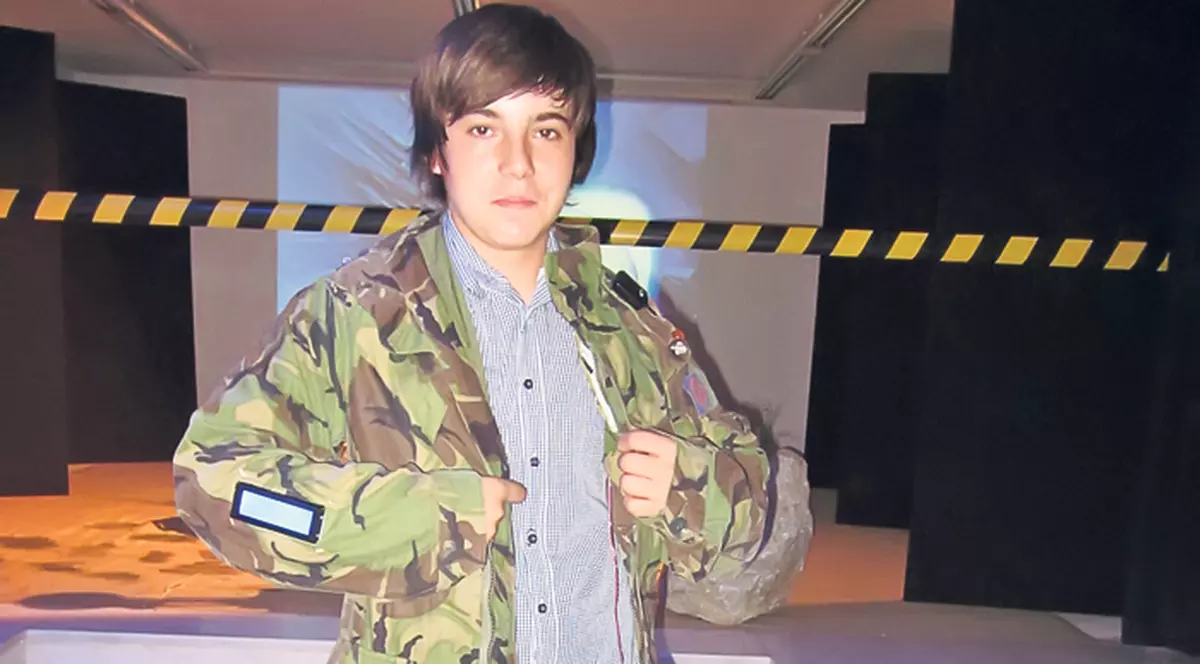 A inventat jacheta care sună automat la 112