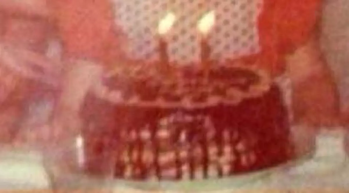 «Pe 30 iulie 1988 împlineam 3 ani». În prezent este una dintre cele mai celebre cântăreţe de la noi! O recunoşti?