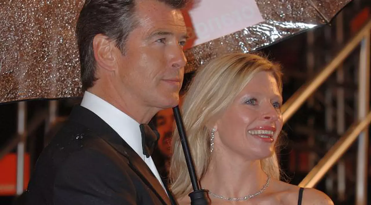 HOLLYWOOD-UL PLÂNGE! A murit la doar 42 de ani, de aceeaşi boală ca şi mama ei, iar UN CELEBRU ACTOR ESTE ACUM DEVASTAT