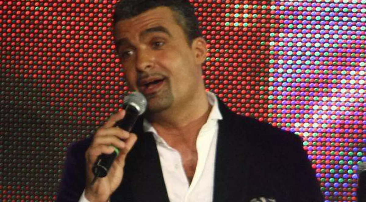 Aurelian Temişan: "Dragilor, am greşit... Mi-e silă!" Află ce l-a făcut pe cântăreţ să spună asta!
