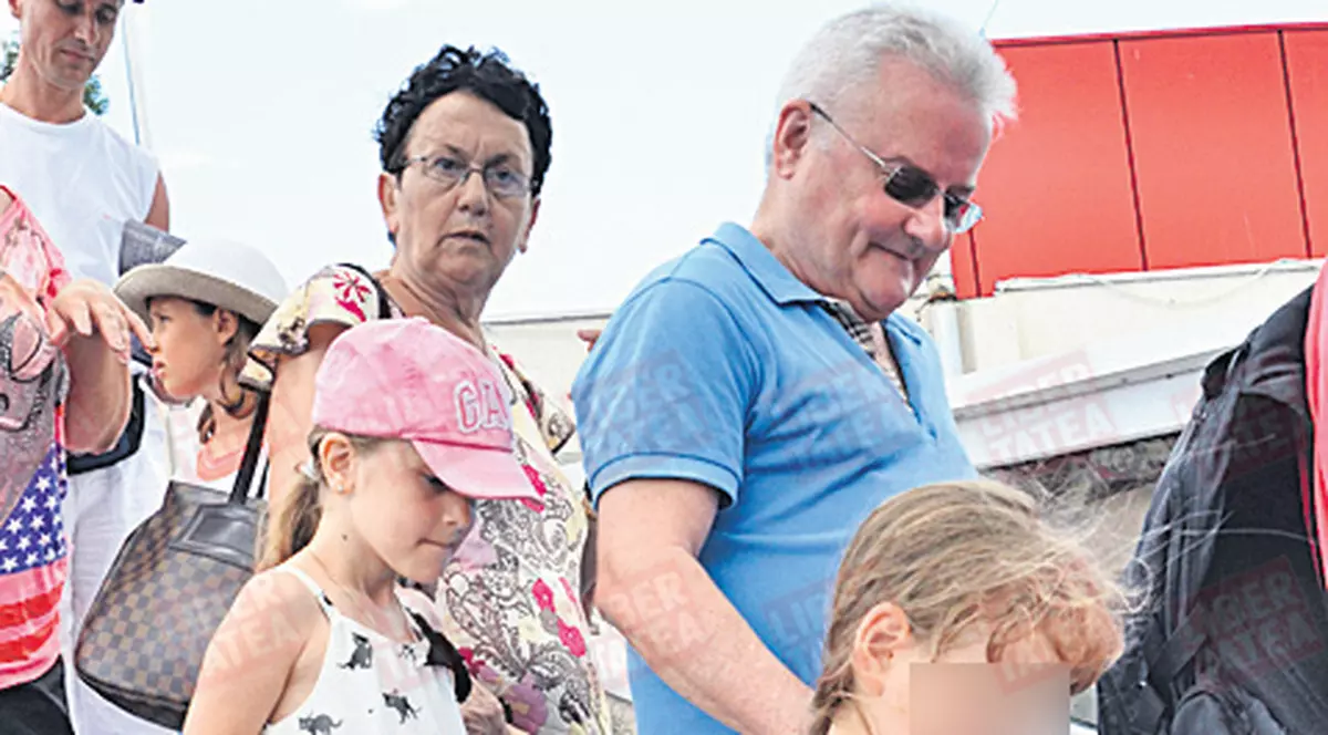 Irina Columbeanu a călărit un dinozaur | FOTO