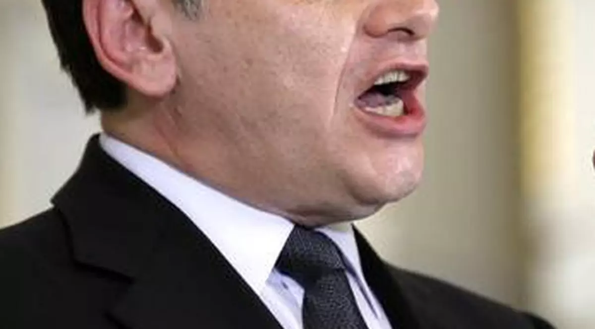 Crin Antonescu, atac la Băsescu: „Comunicarea este un pic provincială şi nepotrivită”