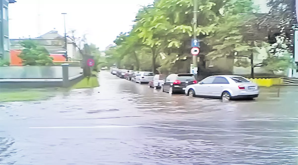 SE STRICĂ VREMEA! Prognoza pentru MIERCURI şi JOI