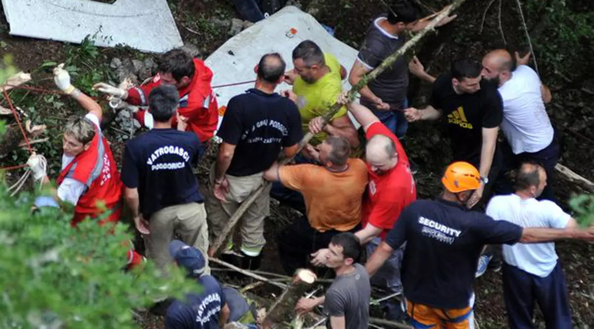 CE GEST! Vezi ce au făcut TAXIMETRIŞTII muntenegreni pentru jurnaliştii români care mergeau la tragedia de la Podgorica!