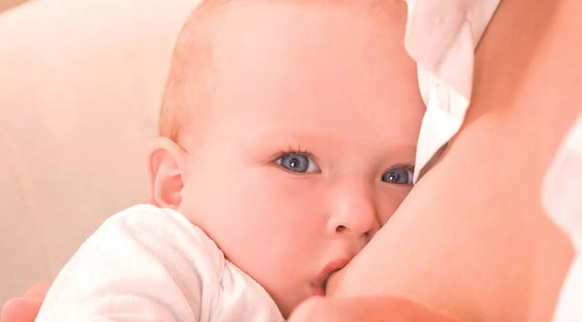 Ce riscă persoanele care evacuează din spațiul public mamele care își alăptează bebelușii