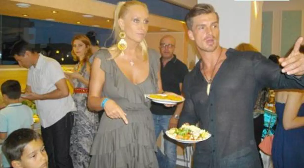 Vica Blochina, despre relaţia cu Bogdan Vlădău: "Arată bine, dar mie îmi plac BĂRBAŢII MAI ÎN VÂRSTĂ"